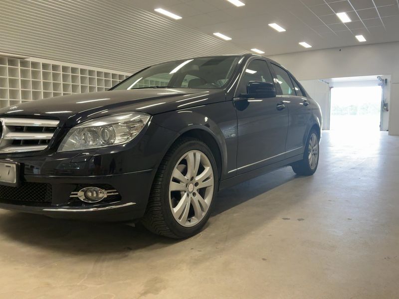 Mercedes-Benz C-Klasse C 180 CGI BlueEfficiency Avantgarde — zdjęcie 2