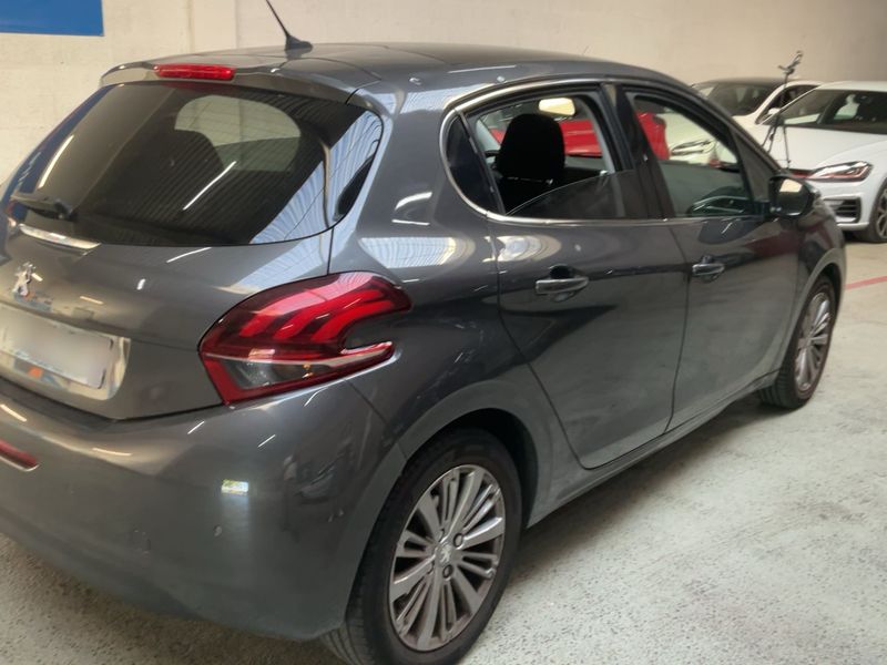 Peugeot 208 1.2 PureTech Allure 2019 – снимка 8