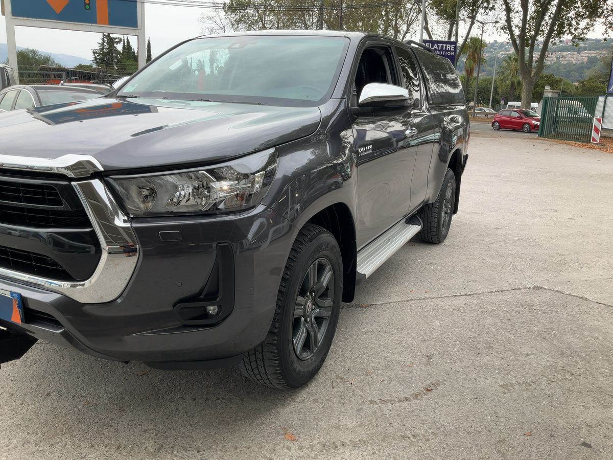 Toyota Hilux 2.8 D-4D Extra Cab Invincible 4x4