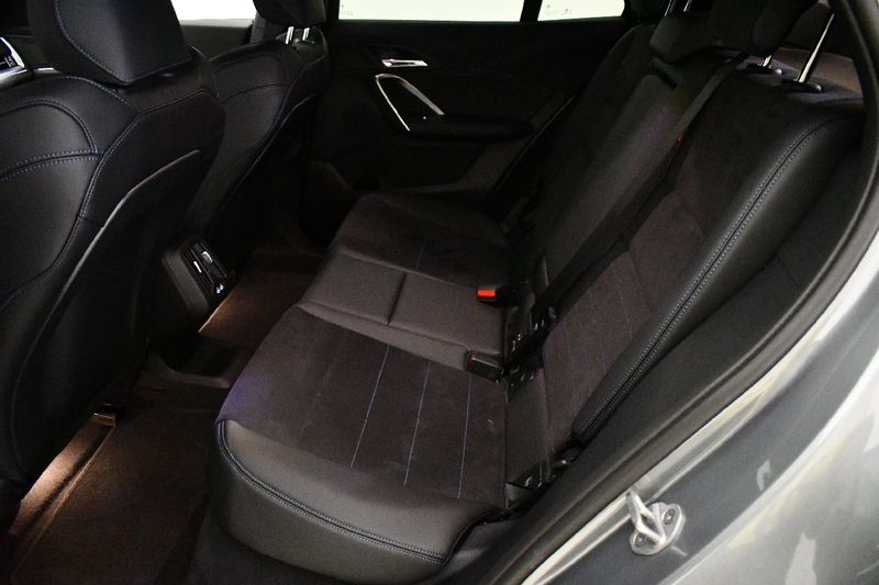 BMW iX2 eDrive20 M Sport — zdjęcie 12