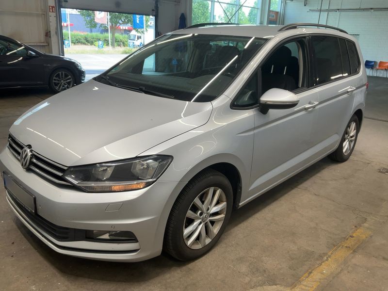 Volkswagen Touran 1.6 TDI Comfortline BlueMotion Tech 2016 – снимка 1