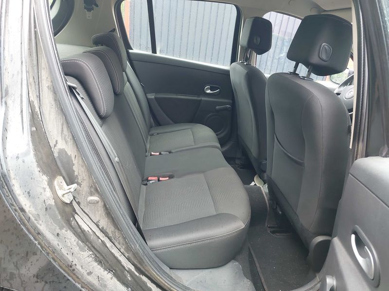 Renault Clio 1.5 dCi Dynamique 2010 – снимка 14