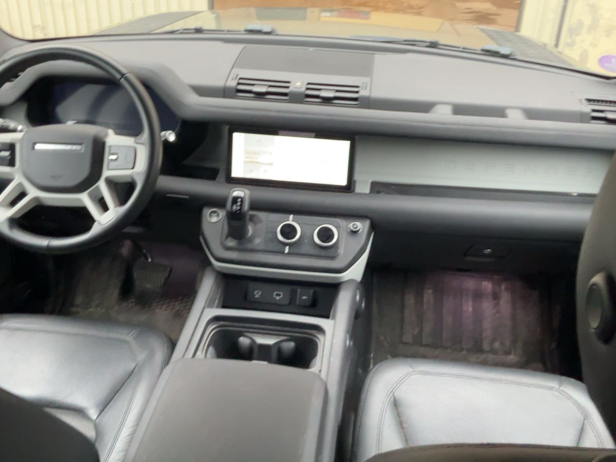 Land Rover 2023 — photo 18