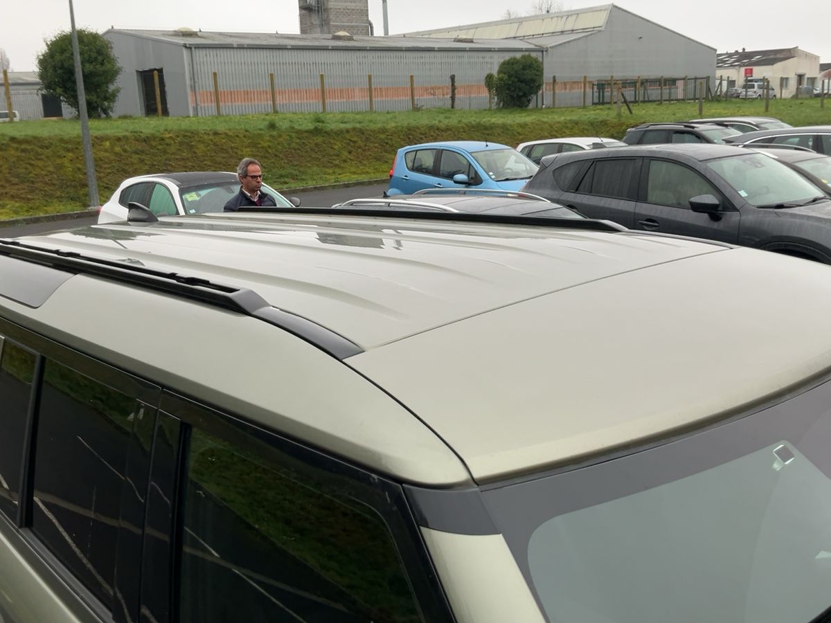 Land Rover 2023 — photo 14