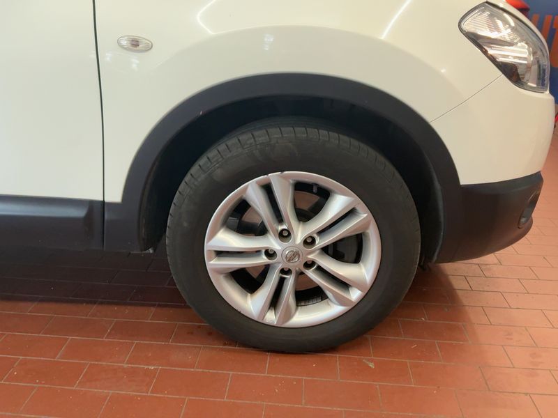 Nissan Qashqai+2 2.0 Acenta 4x4 2010 – снимка 11