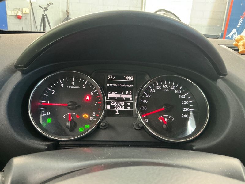 Nissan Qashqai+2 2.0 Acenta 4x4 — zdjęcie 13