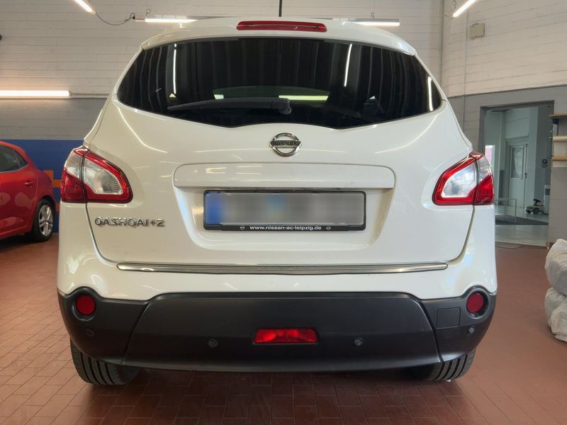 Nissan Qashqai+2 2.0 Acenta 4x4 — zdjęcie 5