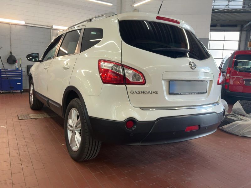 Nissan Qashqai+2 2.0 Acenta 4x4 — zdjęcie 3