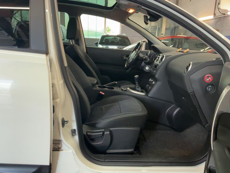 Nissan Qashqai+2 2.0 Acenta 4x4 — zdjęcie 11