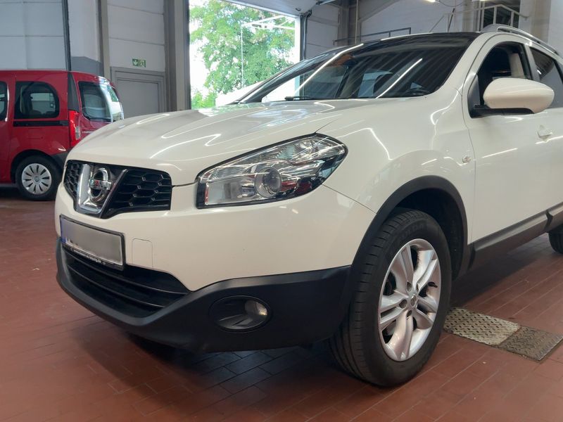 Nissan Qashqai+2 2.0 Acenta 4x4 — zdjęcie 2