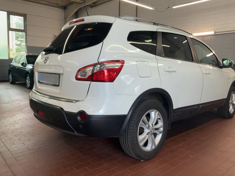 Nissan Qashqai+2 2.0 Acenta 4x4 — zdjęcie 6