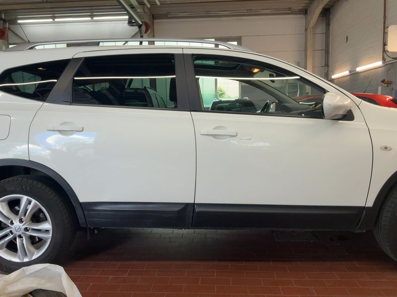 Nissan Qashqai+2 2.0 Acenta 4x4 — zdjęcie 7