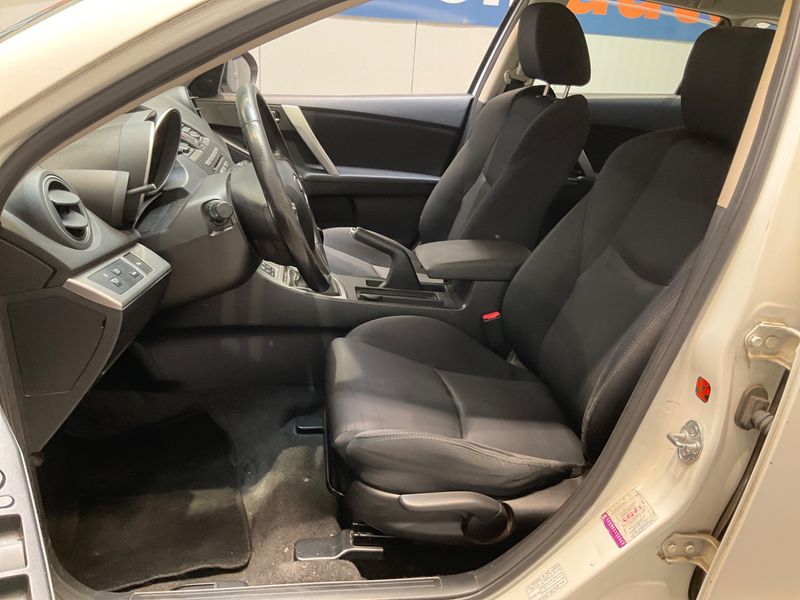 Mazda 3 1.6 Active Plus — zdjęcie 3