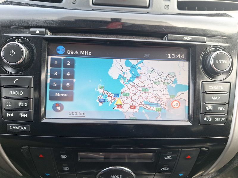 Nissan Navara NP-300 2.3 dCi Premium Edition Double Cab 4x4 — zdjęcie 13