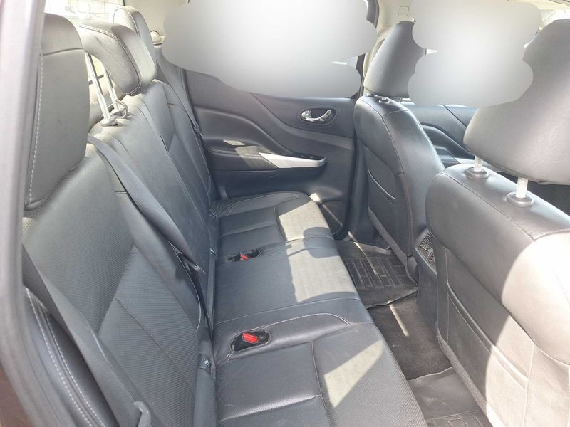 Nissan Navara NP-300 2.3 dCi Premium Edition Double Cab 4x4 — zdjęcie 14