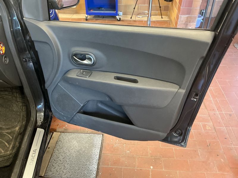 Dacia Lodgy 1.5 Blue dCi Stepway 2019 – снимка 31