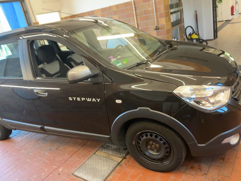 Dacia Lodgy 1.5 Blue dCi Stepway 2019 – снимка 12