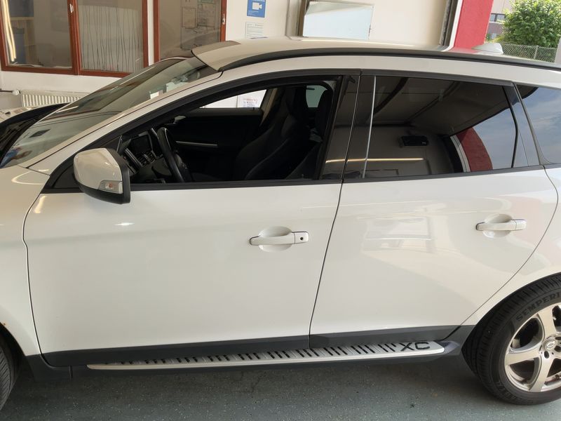 Volvo XC60 2.4 D5 Kinetic AWD 2009 – снимка 4