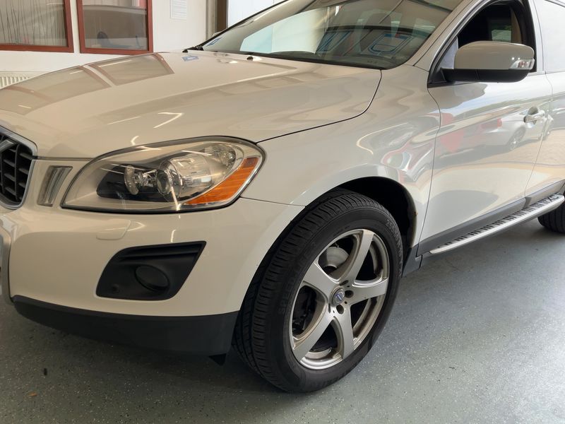 Volvo XC60 2.4 D5 Kinetic AWD 2009 – снимка 2