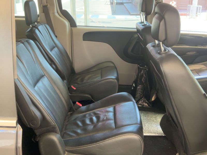 Lancia Voyager 2.8 JTDM Silver — zdjęcie 14