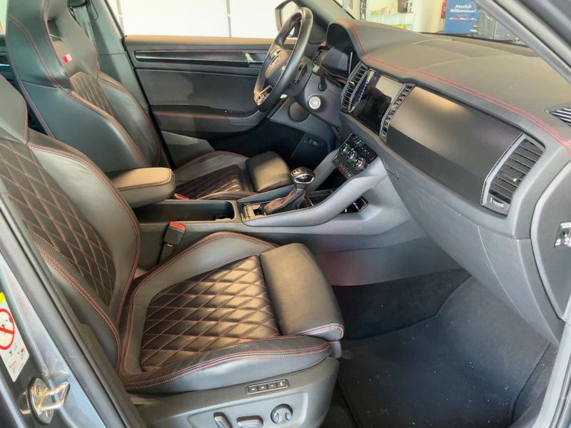 Skoda Kodiaq 2.0 TSI RS 4x4 — zdjęcie 11