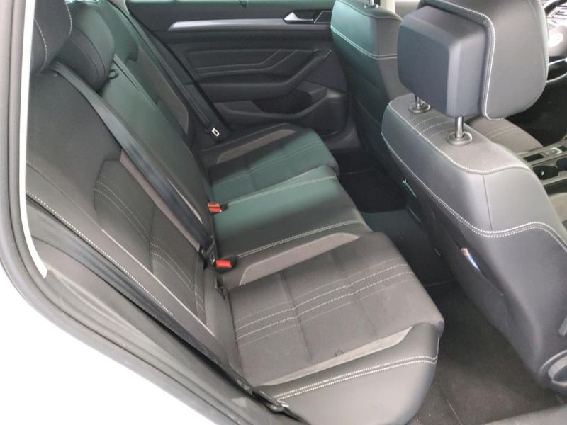 Volkswagen Passat Alltrack 2.0 TDI 4Motion — zdjęcie 11
