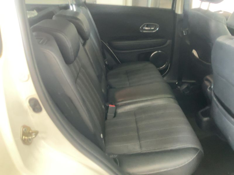 Honda HR-V 1.6 DTEC Executive — zdjęcie 14