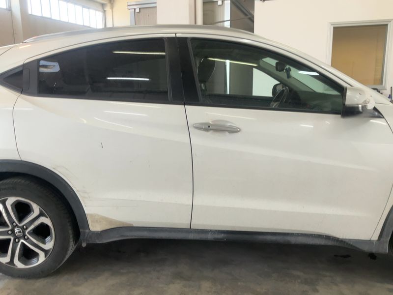 Honda HR-V 1.6 DTEC Executive — zdjęcie 7