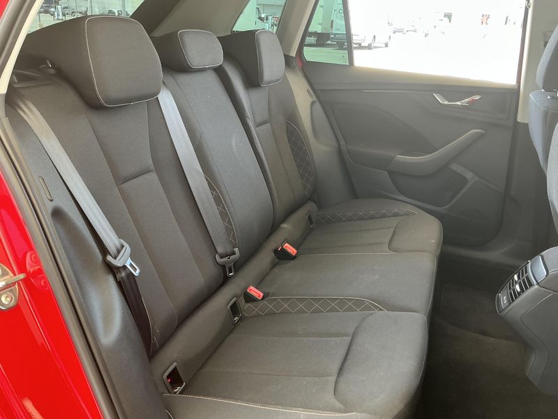 Skoda Kamiq 1.0 TSI Ambition — zdjęcie 14