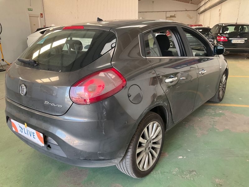 Fiat Bravo 1.9 JTD Multijet Emotion — zdjęcie 2