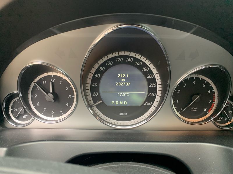 Mercedes-Benz E-Klasse E 350 CGI BlueEfficiency Avantgarde — zdjęcie 15