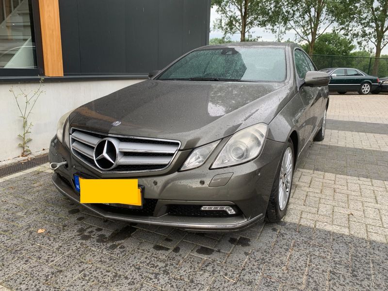 Mercedes-Benz E-Klasse E 350 CGI BlueEfficiency Avantgarde — zdjęcie 2