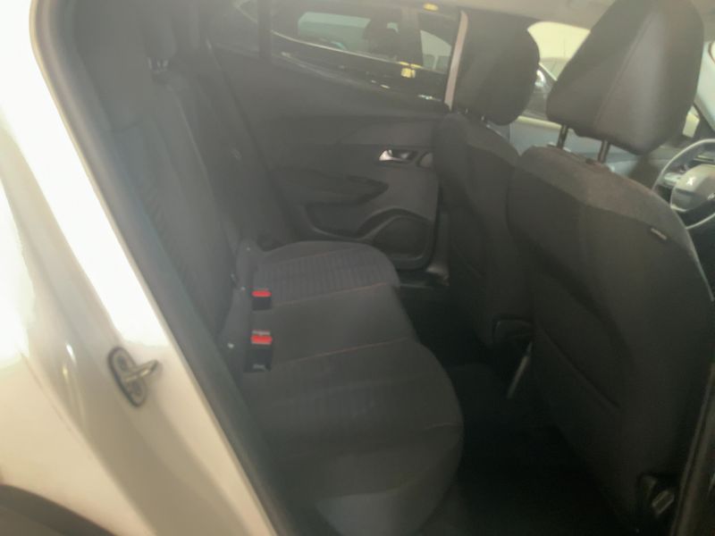 Peugeot 2008 1.2 PureTech Active — zdjęcie 14