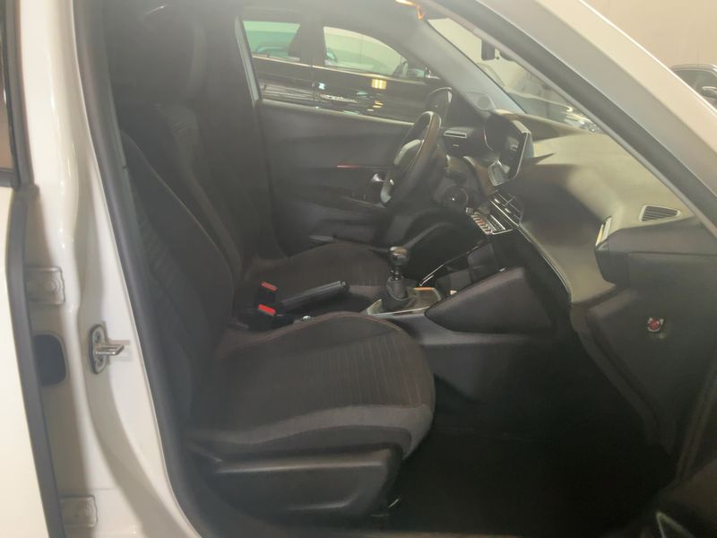 Peugeot 2008 1.2 PureTech Active — zdjęcie 11