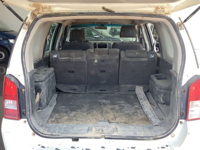 Nissan Pathfinder 2.5 dCi SE — zdjęcie 10