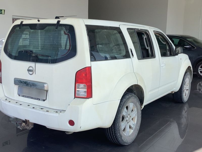 Nissan Pathfinder 2.5 dCi SE — zdjęcie 6