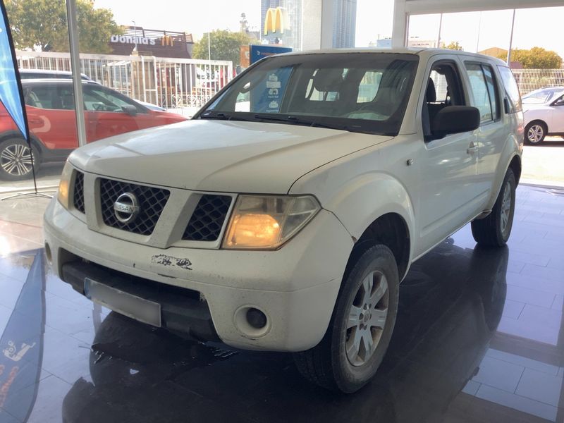 Nissan Pathfinder 2.5 dCi SE