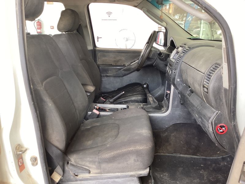 Nissan Pathfinder 2.5 dCi SE — zdjęcie 11