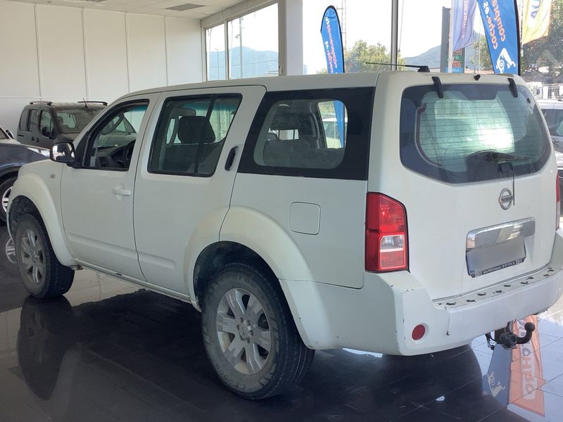 Nissan Pathfinder 2.5 dCi SE — zdjęcie 3