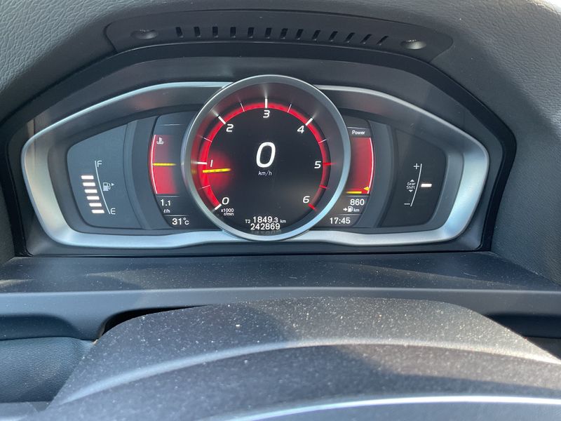 Volvo V60 2.0 D4 Momentum 2014 – снимка 19