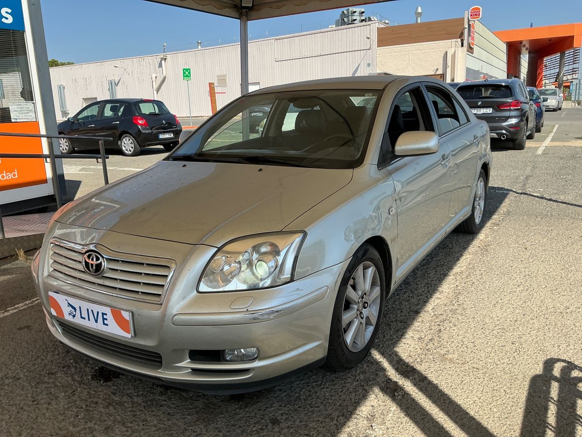 Toyota Avensis 2005 — photo 1