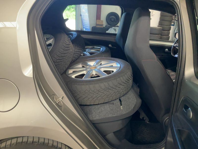 Volkswagen up! 1.0 TSI GTI — zdjęcie 14