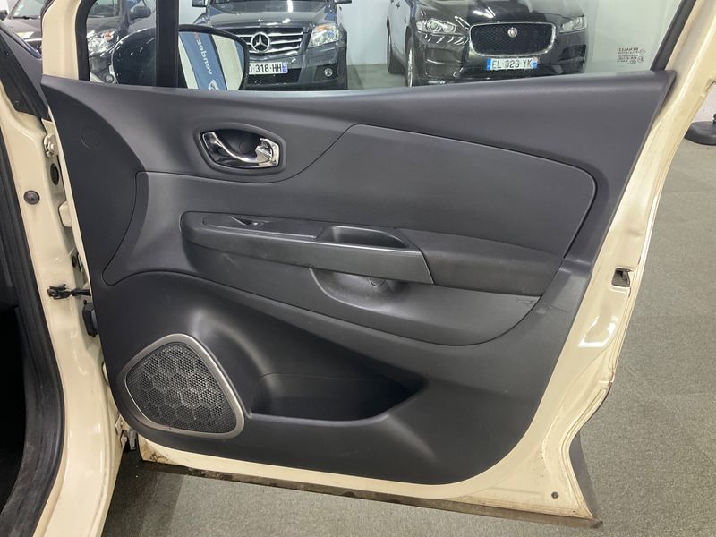 Renault Captur 1.5 dCi Energy Business Eco2 2014 – снимка 26