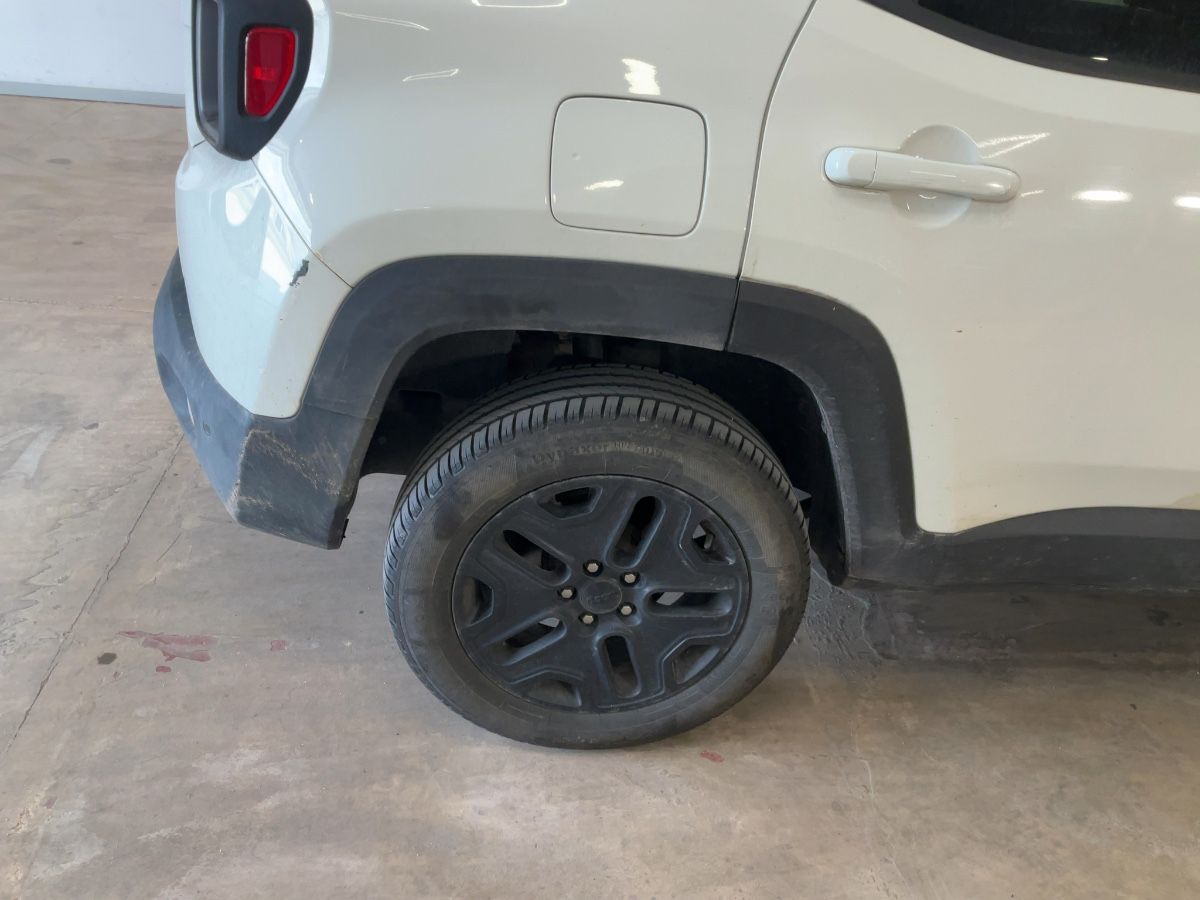 Jeep Renegade 2016 — photo 10