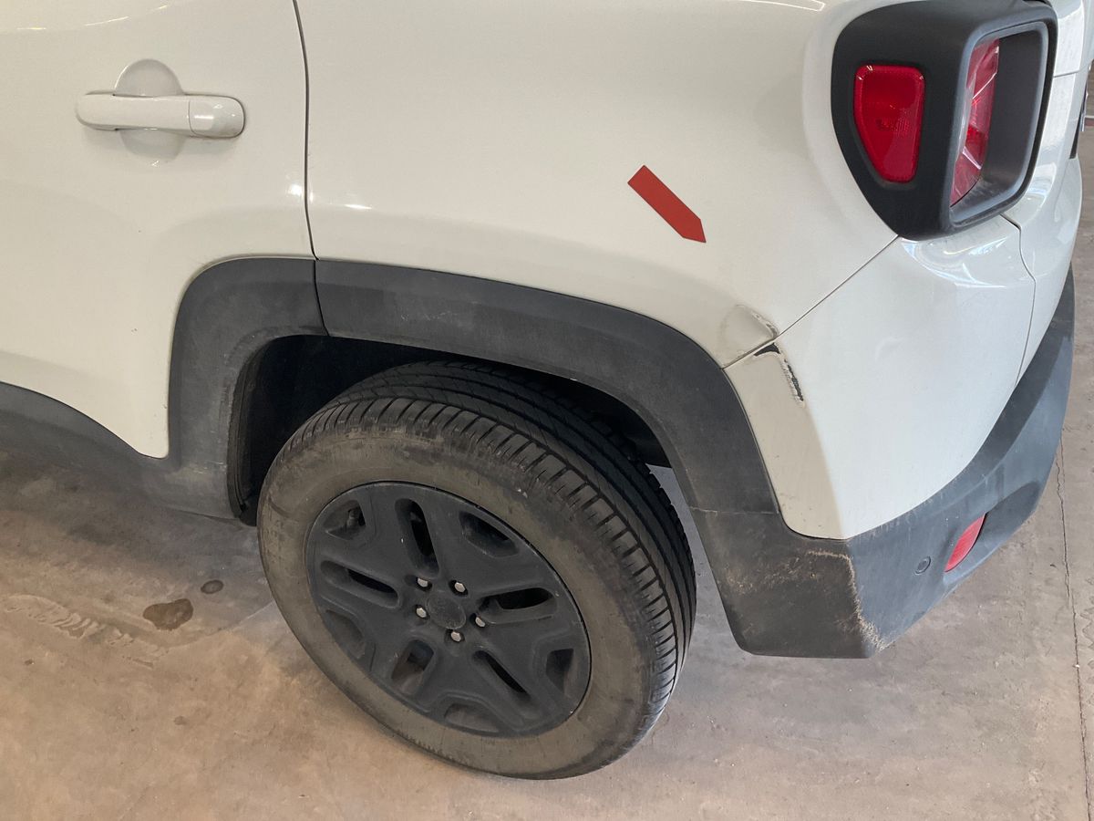 Jeep Renegade 2016 — photo 39