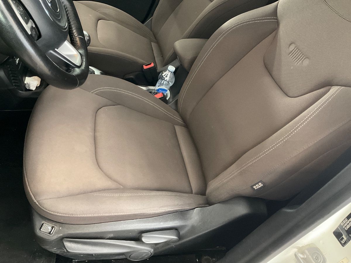 Jeep Renegade 2016 — photo 35