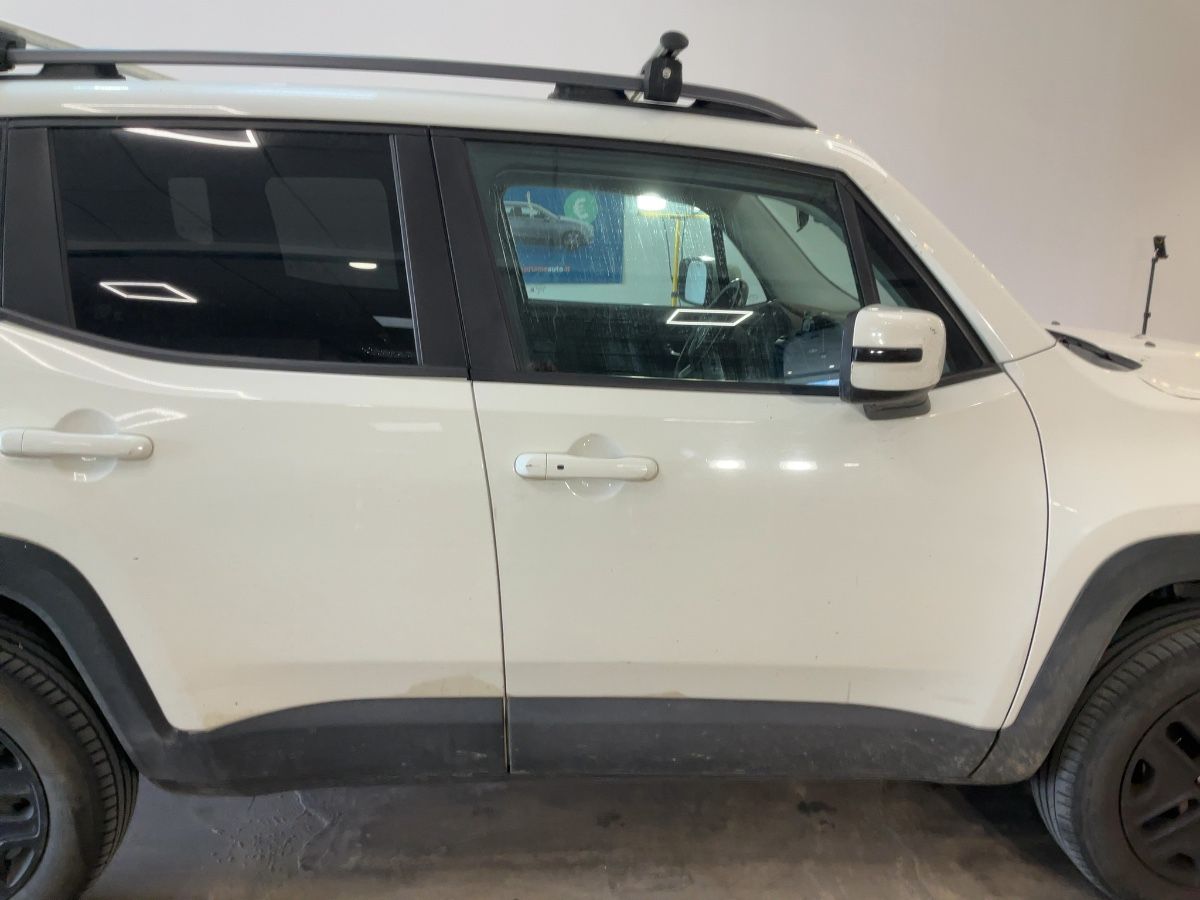 Jeep Renegade 2016 — photo 11