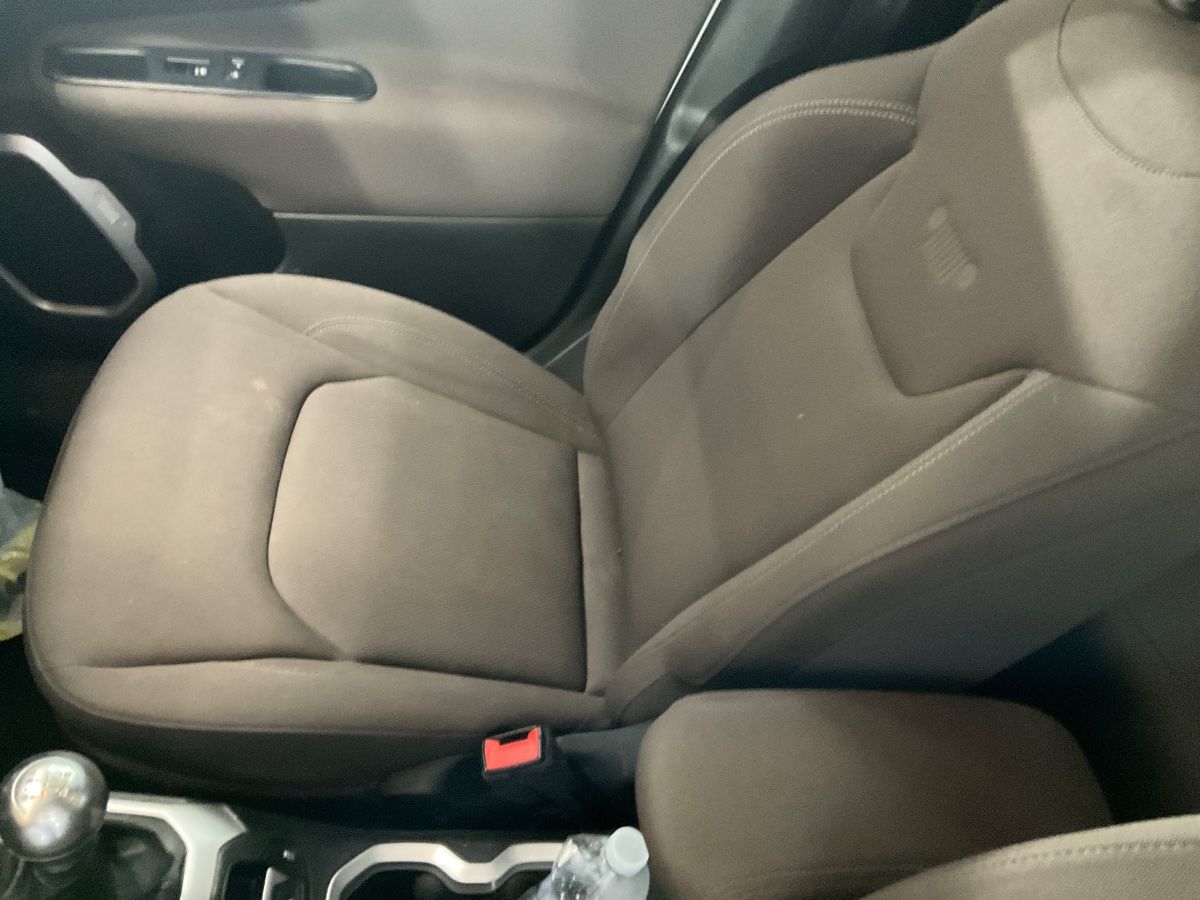 Jeep Renegade 2016 — photo 36