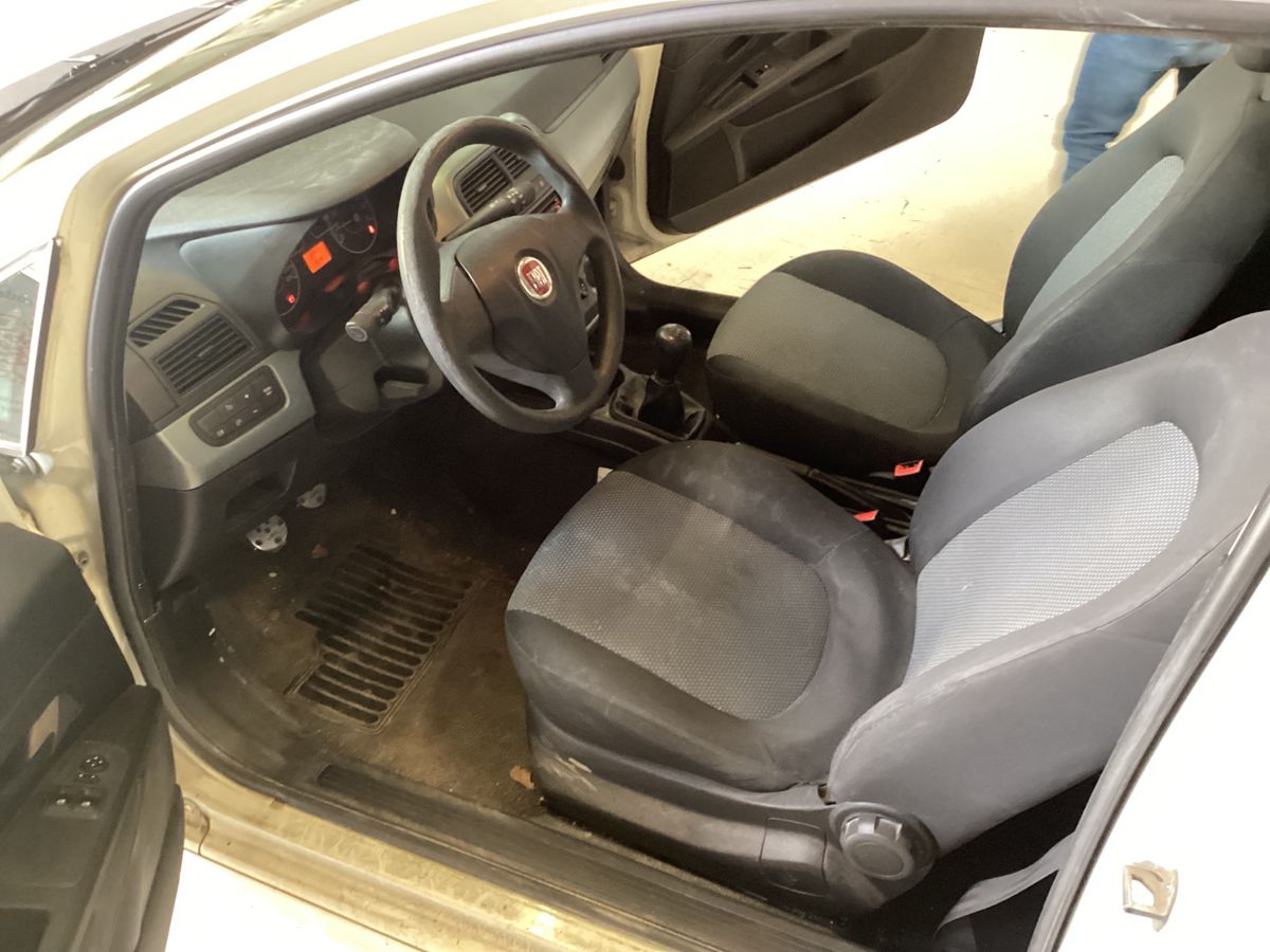 Fiat Grande 2011 — photo 4