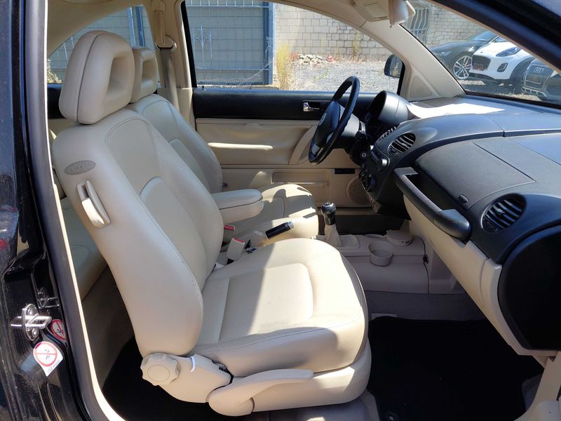 Volkswagen New Beetle 2.0 — zdjęcie 10